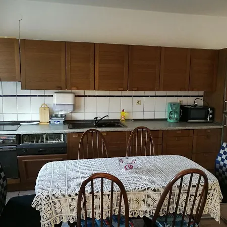 Amos Apartment *