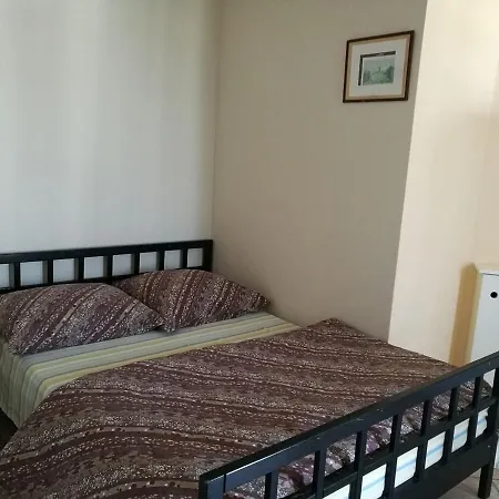 Amos Apartment *